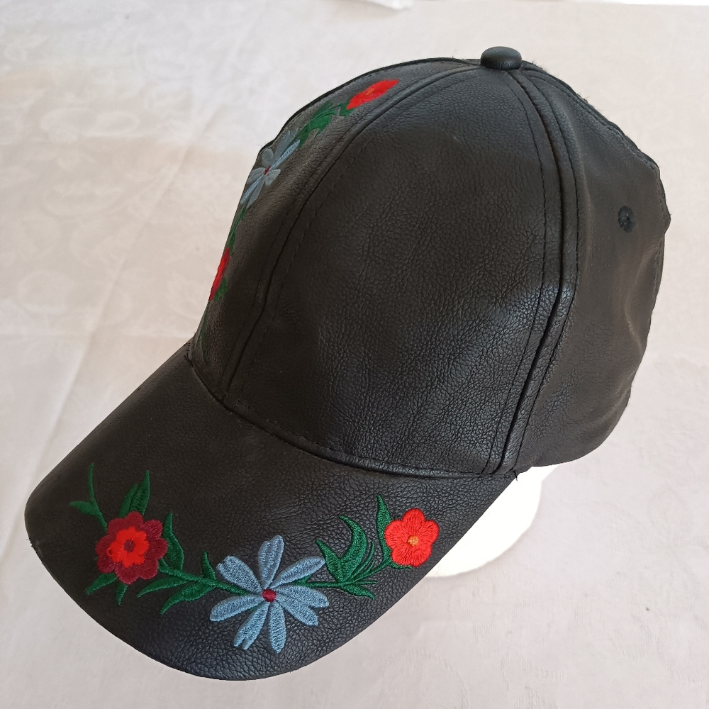 NWOT Vegan Leather Baseball Cap Floral Embroidery Hat OS Black - Picture 12 of 16